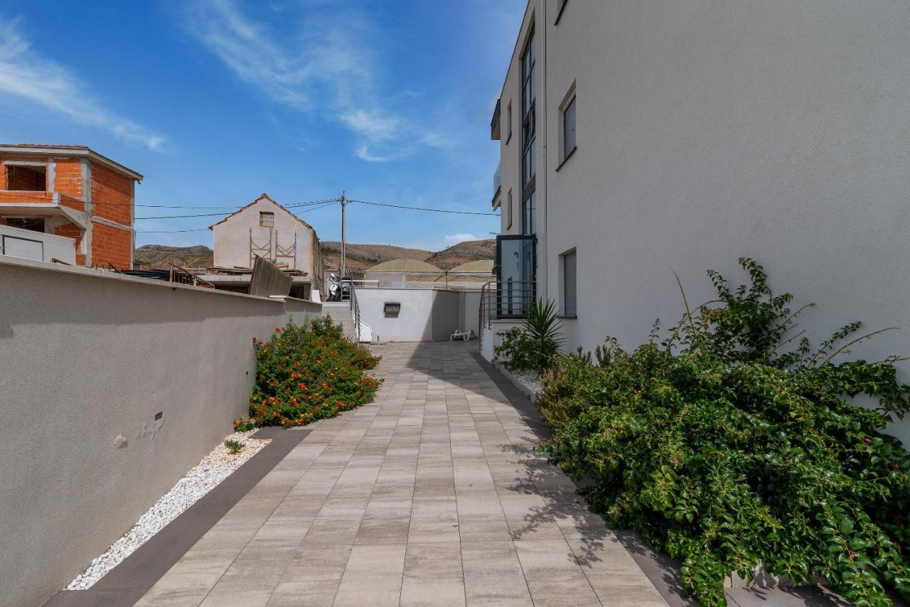 Apartman Lorena Trogir Exterior photo