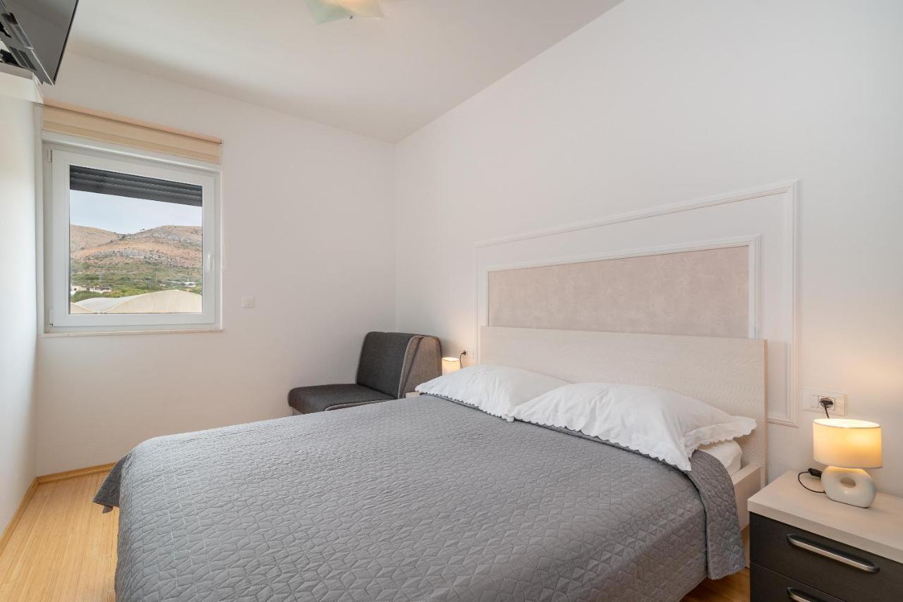 Apartman Lorena Trogir Exterior photo