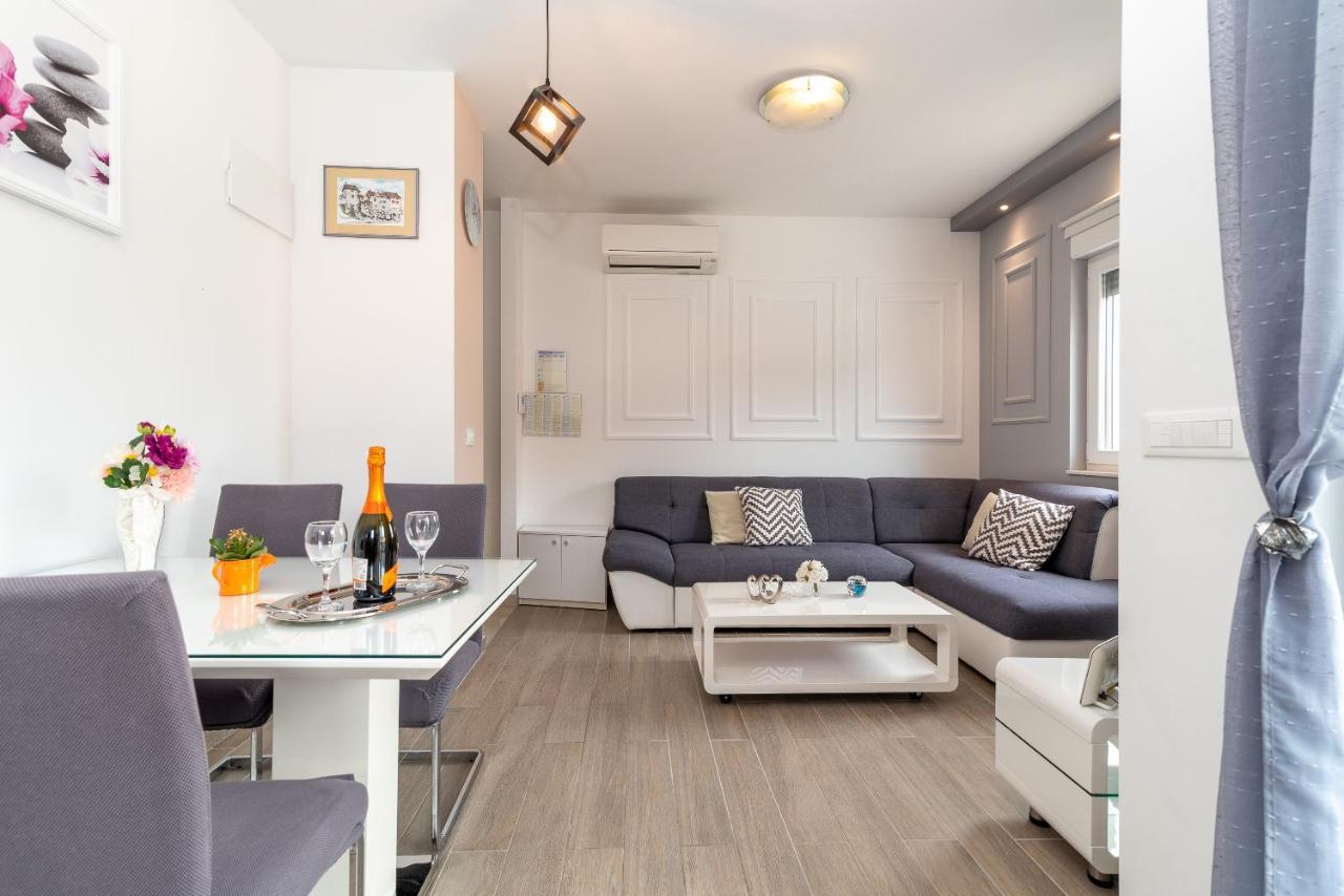 Apartman Lorena Trogir Exterior photo